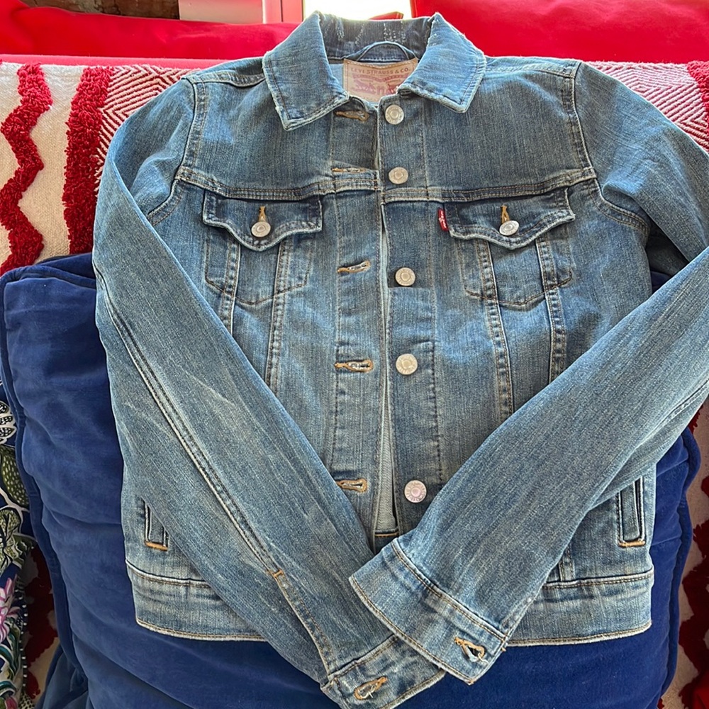 Lightly worn Levi jacket